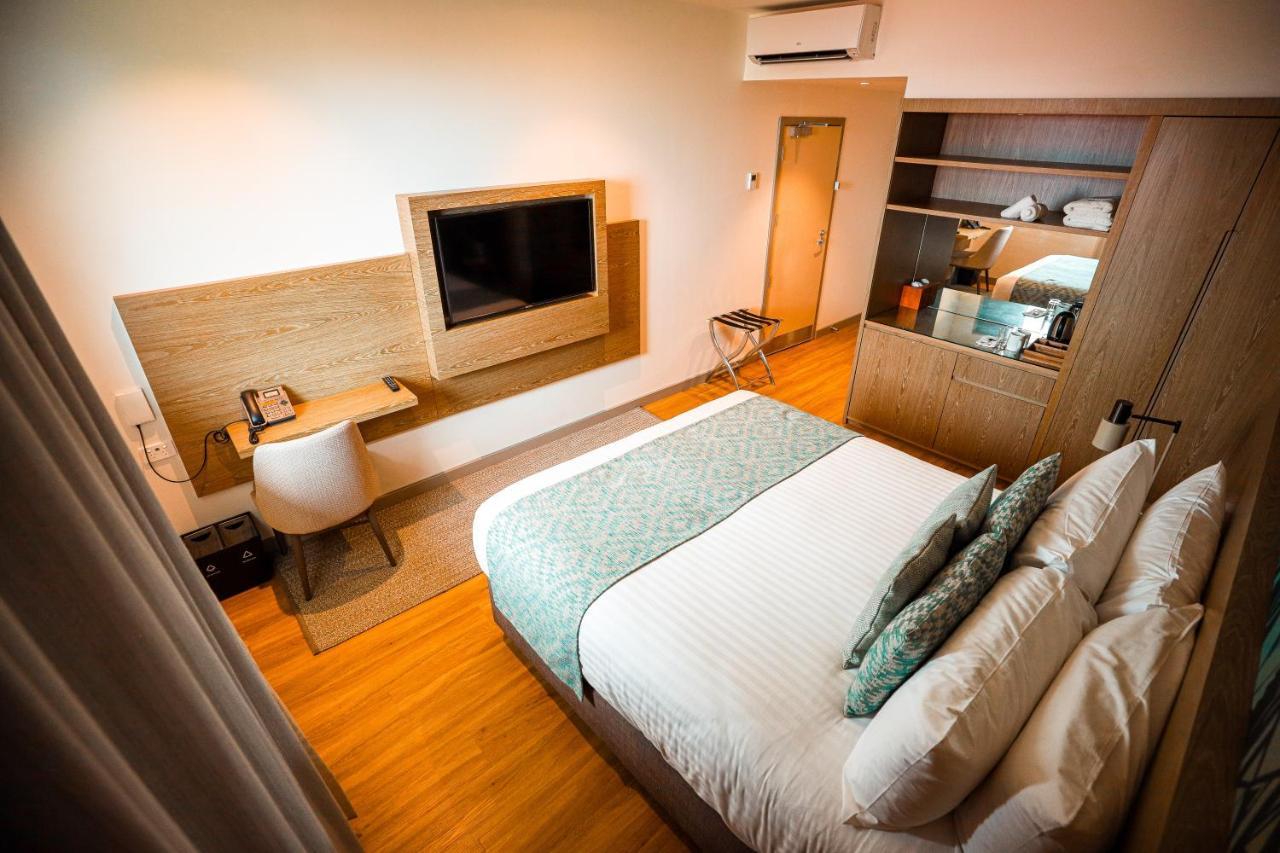 Lava Hotel Апіа Екстер'єр фото