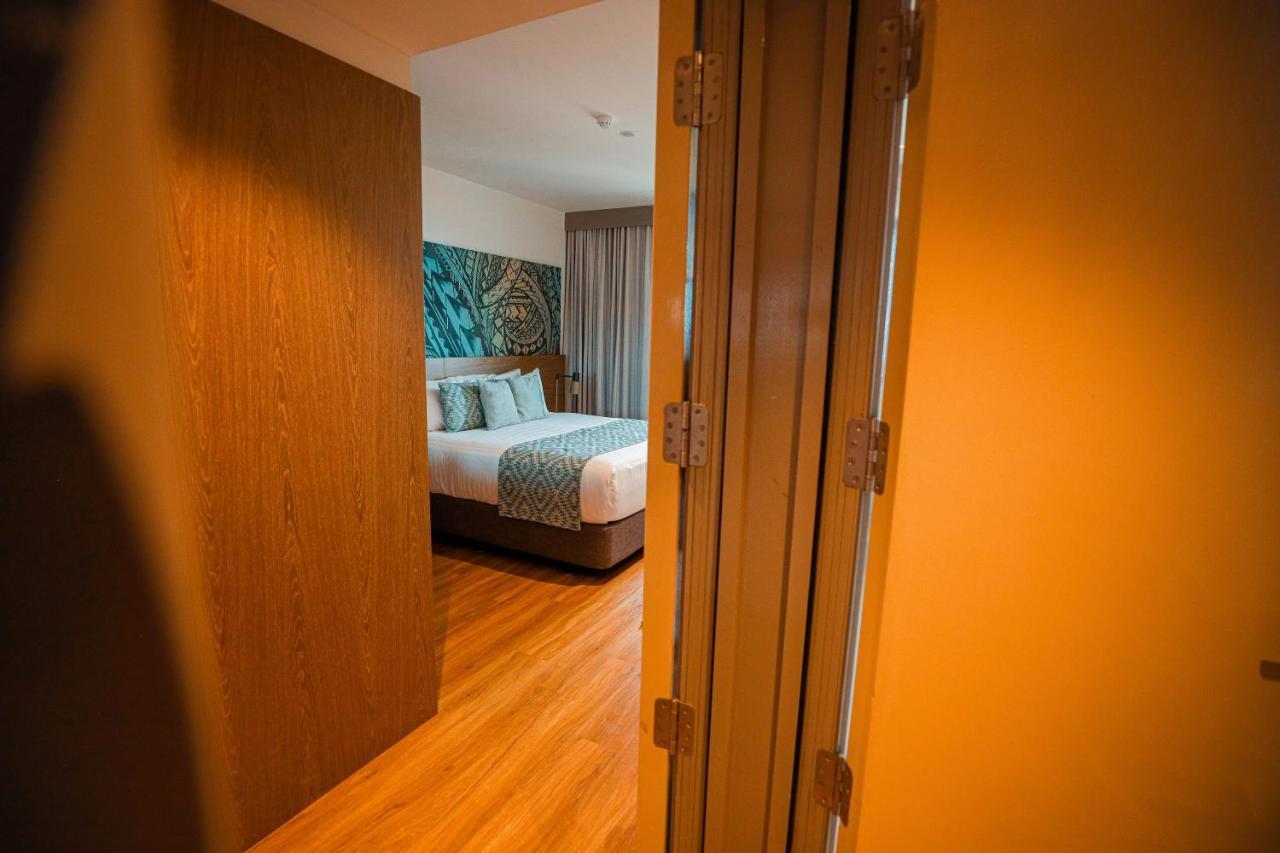 Lava Hotel Апіа Екстер'єр фото